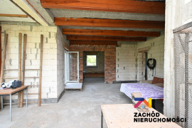 Dwa domy z ziemią rolną w Broniszowie